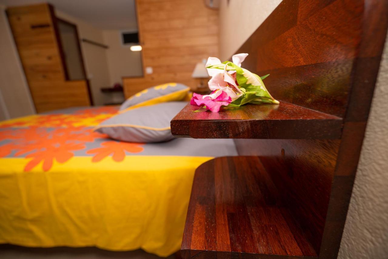 Bora Bora Holiday'S Lodge 外观 照片